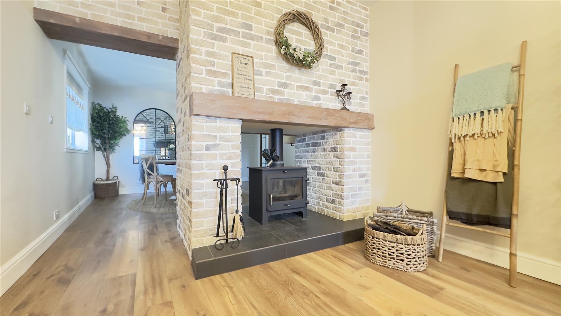 Image of House - 5 Bedrooms - 4 Bathrooms for Sale in Other South District-Gibraltar, Image 12